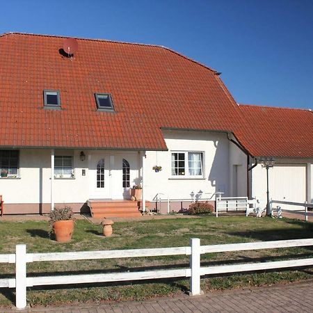 Ruhige Und Gemuetliche Ferienwohnung In Calden Buitenkant foto