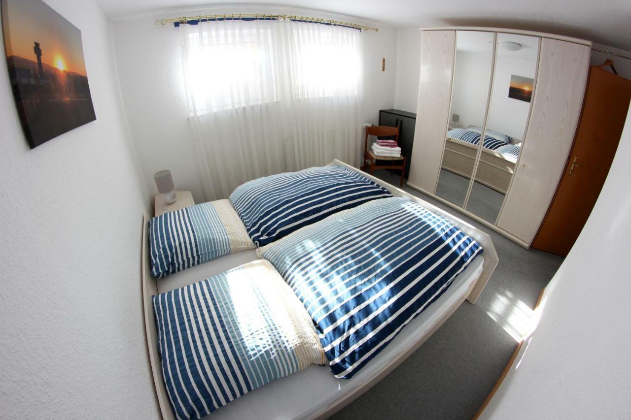 Ruhige Und Gemuetliche Ferienwohnung In Calden Buitenkant foto